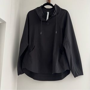Lululemon 1/4 Zip Pullover Windbreaker in Black